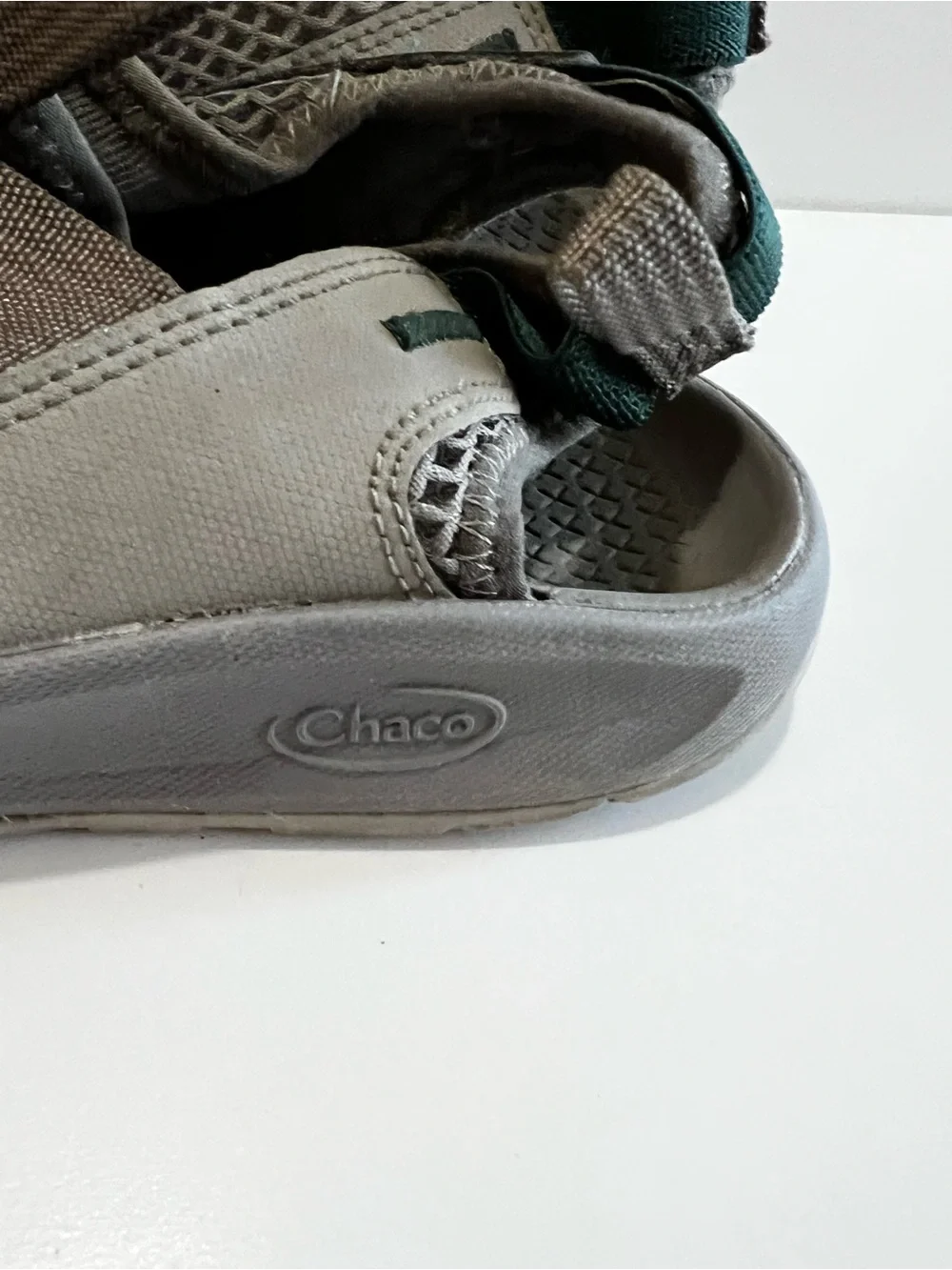 Chaco Odyssey Mens Gray Closed Toe Hiking Water Sport Outdoor Sandals
